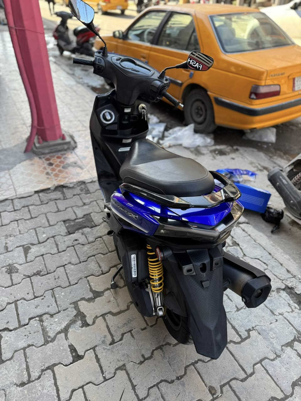 سلام عليكم سكنس شمعه  ياباني قبق نفخ ستان حساس دراجة سويچين  خير من الله مناقصها اي شي شلعه ومعدل خير من الله دراجة نضافتها %90دراجة اكفلها سرقة كفاله عامه مكاني بغداد  سعرها 15$ رقم ***********
