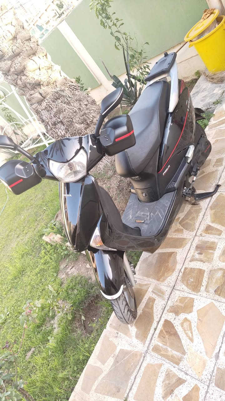 ليدي حديث للبيع مامخله عليه سبانه وشرط الف ماتصرف عليه***********
