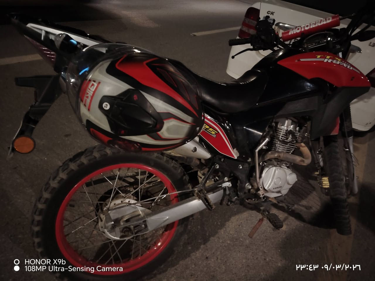 سلام عليكم ورحمة الله 
مطور قفاز لبيع مليون 500 بي مجل قليل


**إذا كنت صاحب هذا الإعلان وتريد حذفه لأي سبب، رجاءا أرسل رسالة إلى الدعم الفني**