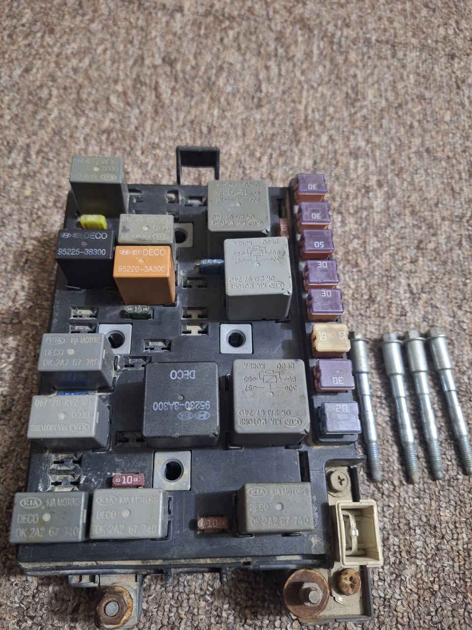 السلام عليكم
متاح غراض سبكترا مديل 9
قاعدة فيوزات
شباك مع مسجل
كله شغال ع فحص
العنوان كربلاء واعتذر ماعندي توصيل
***********
