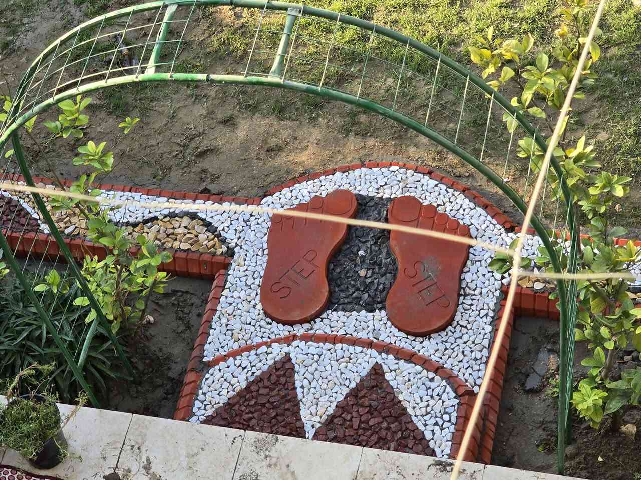 عمل ديكورات حدائق درجة اولى
شلالات نافوره حسب الطلب
ثيل هندي درجة اولى 
كادر متنقل في جميع المحافظات 
باادارة ابو حسن التميمي ***********
