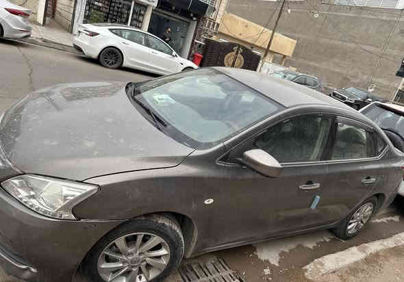 السلام عليكم 
نيسان سنترا 2020 خليجي بغداد 

بدون اي نقص فقط شخط وطخة بسيطة بالدعامية من جوة 
مثل ماموضح بالصور مكفولة 

السعر : 12500$

***********
