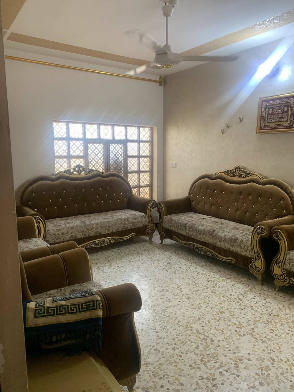 � للبيع – بيت في الجغيفي الأولى

📍 قرب مدرسة المجد
📐 المساحة: 118 م²
🛣️ شارع 8 متر

✨ يتكون من:
▪️ صالة
▪️ استقبال
▪️ غرفتي نوم
▪️ حمام داخلي
▪️ حمام خارجي

✅ موقع مميز وقريب من الخدمات والمدارس
✅ مناسب للسكن العائلي

📞 للاستفسار والمعاينة:
إيهاب للتطوير العقاري
***********

#الفلوجة #عقارات_الفلوجة #بيع_وشراء_العقارات #إيهاب_للتطوير_العقاري #بيت_للبيع #الجغيفي_الأولى

