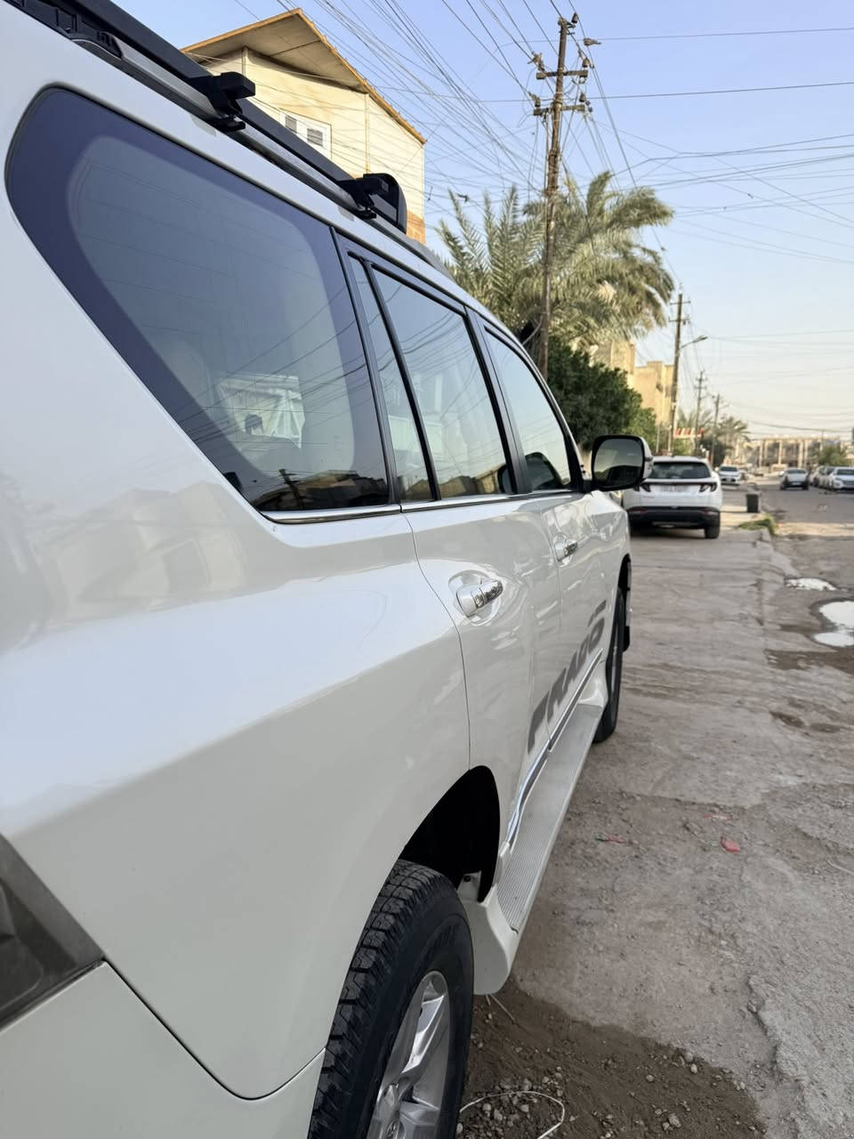 برادو موديل 2014 خليجي
مكفوله كفالة عامة السيارة جداً جداً نظيفة 

فول مواصفات ماشية 138 الف
 • تشغيل بصمة + بصمة أبواب
 • فتحة سقف بانوراما
 • نظام KDSS (مانع انقلاب + توازن بالمنعطفات )

 • كشنات جلد بيج كهربائية مع تبريد 
 • ثلاجة – كروز كونترول – مري شفط – لايت عدسة زنون
 • تحكم ستيرن – بلوتوث – مدخل AUX
 • نظام Aps – نظام Eco الاقتصادي
 • 3 قطع تبريد + أشاير بالمراي
 • سبير تعلي
 • ترحيب عند الاقتراب
 • مانع انزلاق – دفع رباعي – محرك V6

السياره باسمي رقم بغداد - تحويل ثاني يوم
.مكان السياره بغداد الرصافة حي اور

***********

السعر :

345$

وبالعافية ع الياخذها
