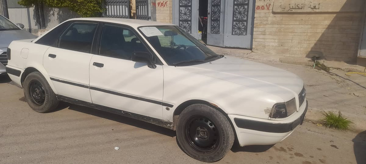 للبيع اودي ٩٣ شرط وكالة وتحويل محرك 0.8 سعر ٣٤ مكان حي النور ***********
