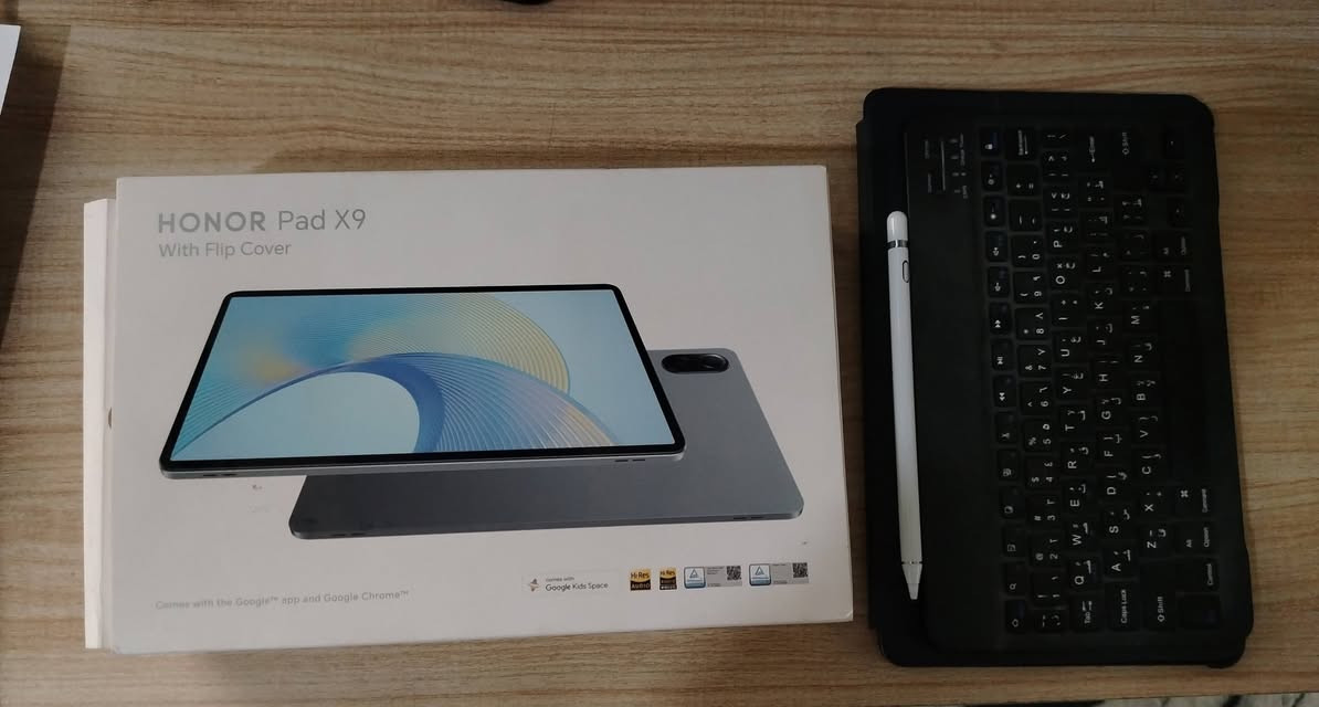 تابلت Honor pad X9 للبيع 
حالة التابلت / ممتازة استخدام اقل من سنة 
 مواصفات 
Ram 4 GB مع ROM 128
شاشة 11.5 انش الملحقات / كفر للتابلت وكيبورد وقلم وشاحن 
 ياتيك مع العلبه بسعر 150 قابل للتفاوض 
 مستعجل جدا على البيع قبل نهاية السنة  
للتواصل/
*********** واتساب
بغداد السيديه
