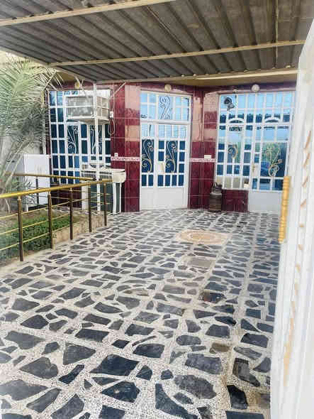 السلام عليكم دار للبيع المساحه120طابقين متكامل البناء كله طابوق نظيف كلش المكان الرحمه منطقة 4000 قرب مدرسة الأوزاعي طابو صرف بااسمي السعر 115وبي مجال بسيط كلش للاستفسار ***********
