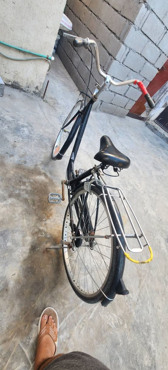 بايسكل للبيع رايده بـ125وبيه مجال باله حجم26الرقم ***********
