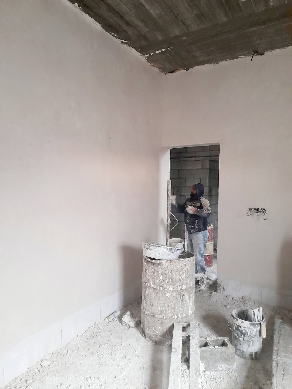 كادر لبخ متفرغ جص أسمنت أسعار مناسبة....وكذالك يوجد كادر بناء بواسطة القالب وبأسعار مناسبه الصور تغني عن الكلام ***********
