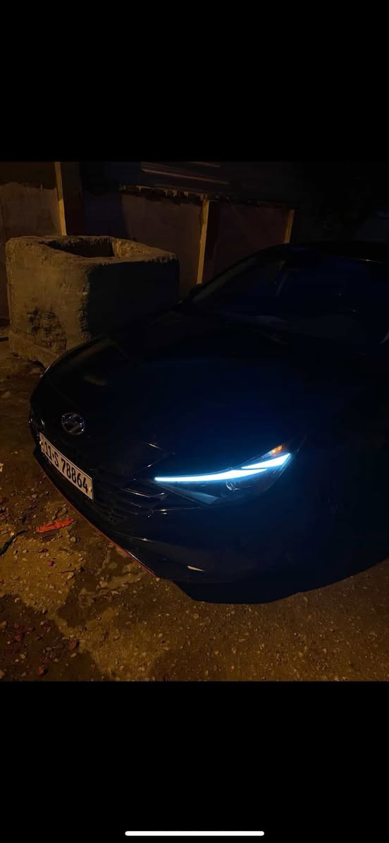 النترا هايبرد 2021
وارد امريكي ماشية 72الف ميل
السيارة بصمة تشغيل عن بعد تحديد مسار محافظة على المسار تدفئة كشنات رادار امامي لايتات تلقائية توقف تلقائي لايتات لد وبعد مواصفات
حادثها جاملغ وبنيد وجاملغ خلفي
بدون دواخل بدون شواص بدون ايرباك السعر 140 والشراي يشلع عيوني
رقم بغداد تحويل
مكانها كربلاء 
رقم ***********
متواجد واتساب
