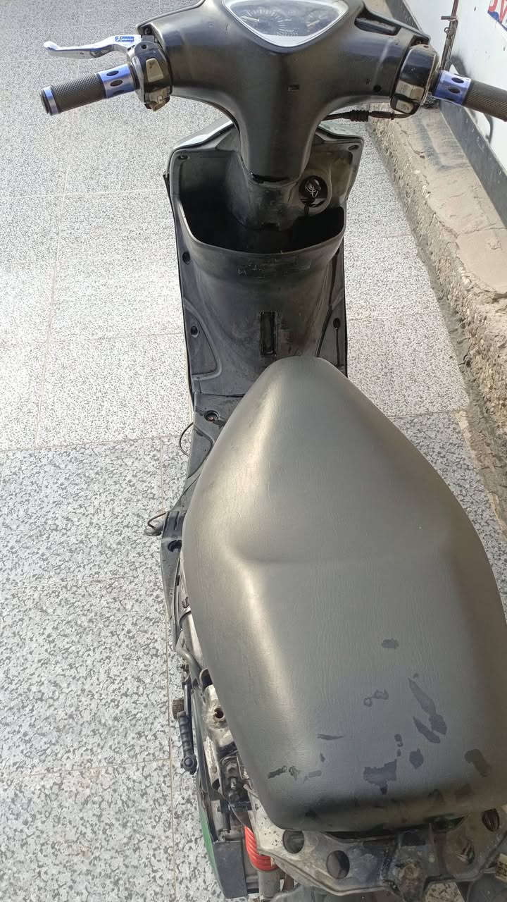 سلام عليكم . دراجه ماكس عدله حربيه غراضه بل كامل موجوده شرط نكره سلف و هندر دراجه جديده وما عوزه شي كهربائيات شغاله بل كامل مكينه مفتوحه و ناعمه و حلوه و سعر مناسب مكان ناصريه سوك شيوخ الرقم ‏‪***********‬‏
