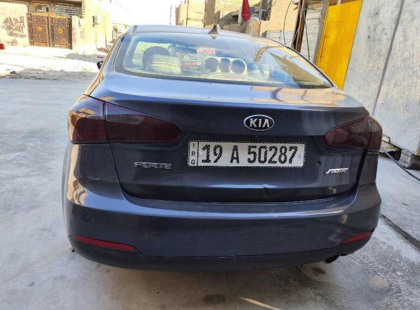 السلام عليكم ورحمه اللّٰه وبركاته كيا فورتي موديل 2015 وارد امريكي اللون رصاصي فيلي حادث جنطه سياره خير من اللّٰه جير محرك تبريد تدفئه خير من اللّٰه سنويه 2030 سعر88 ورقة قفل  
رقم الهاتف *********** انتصال سمكارت فقط اخوان
