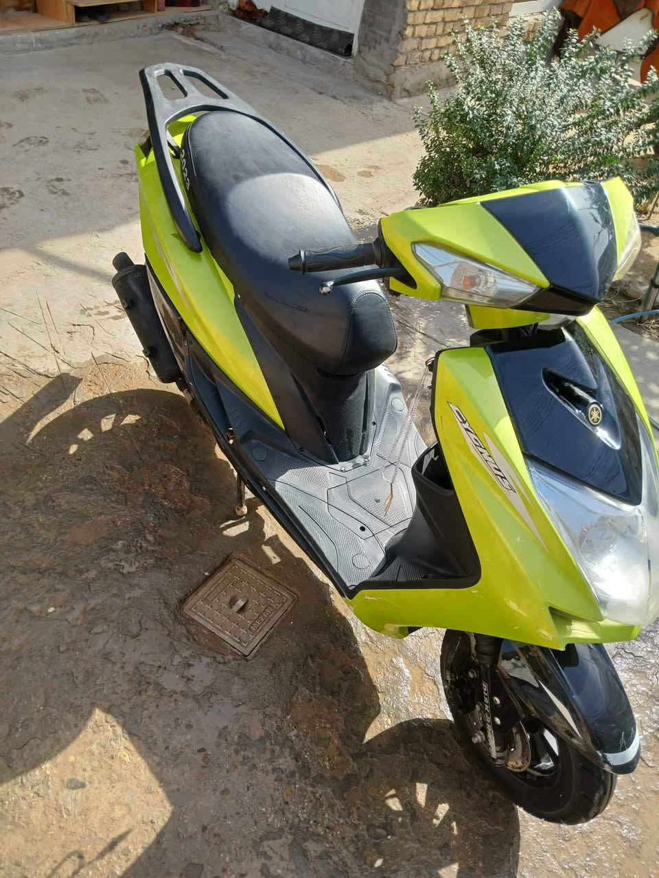 سلام عليكم  سكنس للبيع  كلشي شغال من التاير للتاير. صارلهه شهر طالعه رنبه اليريده بي خير ويتدلل  ***********
