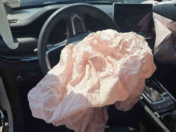 سلام عليكم
جيب ترايل هوك 
موديل2025
توووووو كلر قمارة سودة بلادية
فووول مواصفات عدة البنوراما
شاشة جبيرة
كشنات جلد 
كشنات كهرباء
تشغيل عن بعد
اوتو ستوب 
تدفئة وتبريد بلكشن
بدون صبغ 
السيارة شغالة وماشية
مكان السيارة عمان بعد الاتفاق يومين هية بغداد
السعر103 وبيهة مجال
***********
