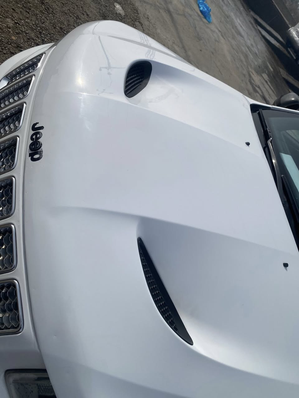 يا الله السلام عليكم اخوان جيب وارد امريكي 
موديل 14
رقم بغداد بسمي سنويه لل٢٦ شهر الثالث تنفذ 
سياره ماناقصه برغي محرك وكير واكسل كفاله كشرها بي البنيد مبدل مار SRT
وباب الجنطه بي صبغ
سياره مواصفاتها معروفه 
العنوان صلاح الدين بلد 
***********
***********
