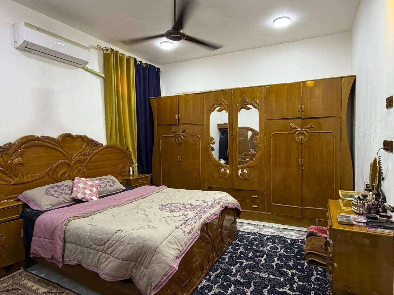 سلام عليكم بيت بناء حديث ابو غرق حي لحوراء يبعد عن شارع كربلاء ٧٠٠ متر نزلت سيد دريس زراعي ٢٥ لمساحه ٣٨٠ / ***********
