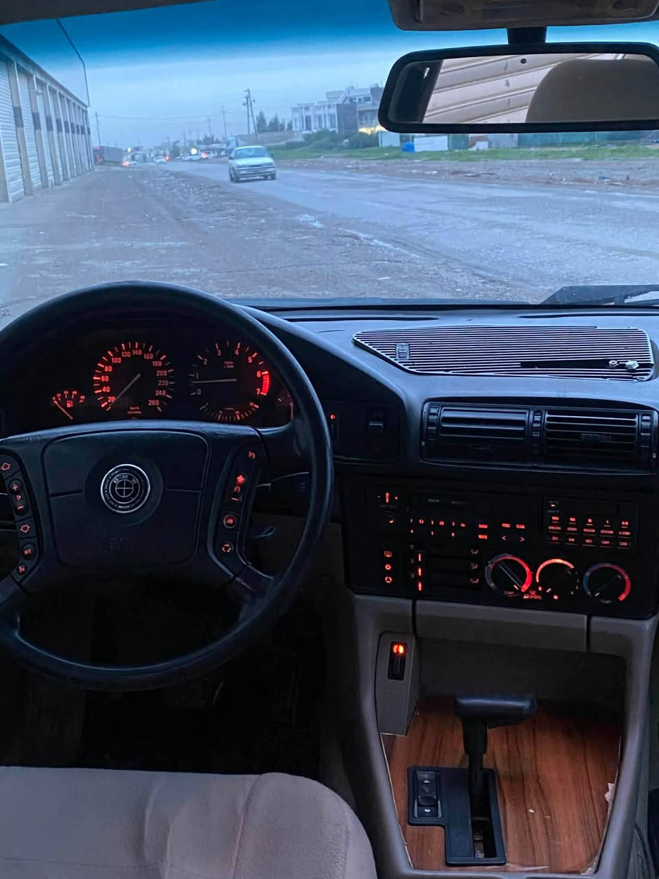 BMW 525 Ai  1994   
بيع مستعجل 
سعر ٤٩$  و عليها غرامات ٧٠٠ الف ينزل من السعر 
سستم isd  نضام تراكشن 
اوتوماتيك 
جام كهربائي 
جام اوتو 
سلايد اوتو 
سويج بلادي 
سستم صوت بلادي 
مسجل بلادي 
لايت الوان تغير الوان بل موبايل 
داخل كريمي فورميكا 
دبل جكمجة
بچم عريض
تحكم ستيرن و ايرباك 
صدر  و المحرك كلة بشرط 
تحويل بشرط ثاني يوم أربيل, العراق


**إذا كنت صاحب هذا الإعلان وتريد حذفه لأي سبب، رجاءا أرسل رسالة إلى الدعم الفني**