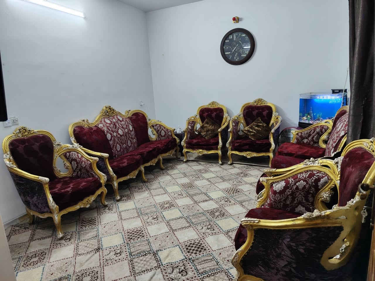 تخم زان مصري  لبيع ١٠ مقاعد
***********  في بغداد شارع حيفاء
