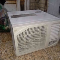 مكيف الحافظ طن ونص بلادي للبيع السعر 200 وبيه مجال   هاتف 07831070816