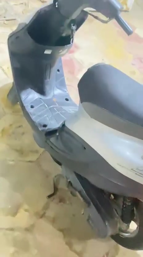 سلام عليكم بيجي للبيع عداد اشاير لايت بك لايت كله شغال مامفتوح بيها مكاتبه مكانه رميثه السعر 400 رقمي ***********
