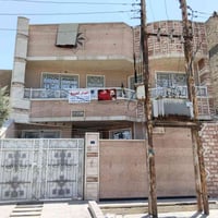 الدار للبيع المساحة 200 متر الواجهية 10ونزال 20 البيت متكون من ستقبال ...