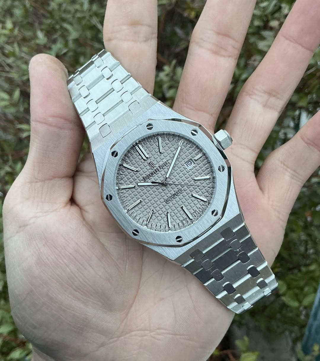 السلام عليكم ساعة Ap اوتوماتيك جديد
ظهر كشف شفاف
قفل فراشة
لون سلفر مميز
نافذة للتاريخ
قطر 43 42
قفل بحري
85 الف


**إذا كنت صاحب هذا الإعلان وتريد حذفه لأي سبب، رجاءا أرسل رسالة إلى الدعم الفني**