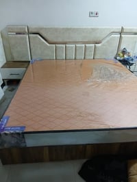 سرير • أثاث • للبيع