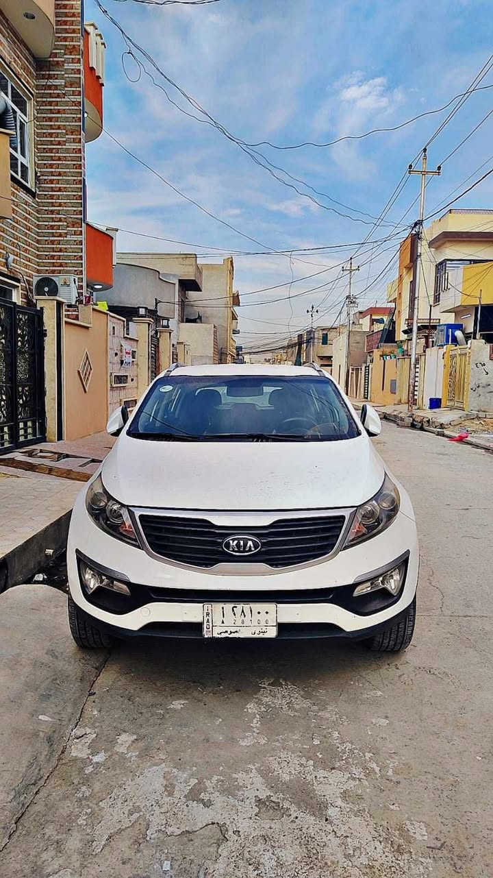 سبورتج2011
خليجي محرك2000 دوش  
فول ما عده الفتحه
بصمه تشغيل
بصمه أبواب +صندوق
تحكمات
مري شفط 
اشاير بلمري 
كشنات جلد 
كشنات تدفئه امامي وخلفي 
كأمره دواره 
رادارات خلفيه عند الاقتراب
تبريد منفصل (مناخي)
قياده نورمال + اقتصادي ECO 
 نظام منحدرات 
مانع انزلاق
دوسات من الشركه 
بلاجكتور مع الاشاره 
كابون بانزين
ضرر خفيف باب السايق فقط 
السعر    (155)   وبيها مجال 
مكاني موصل 
***********
