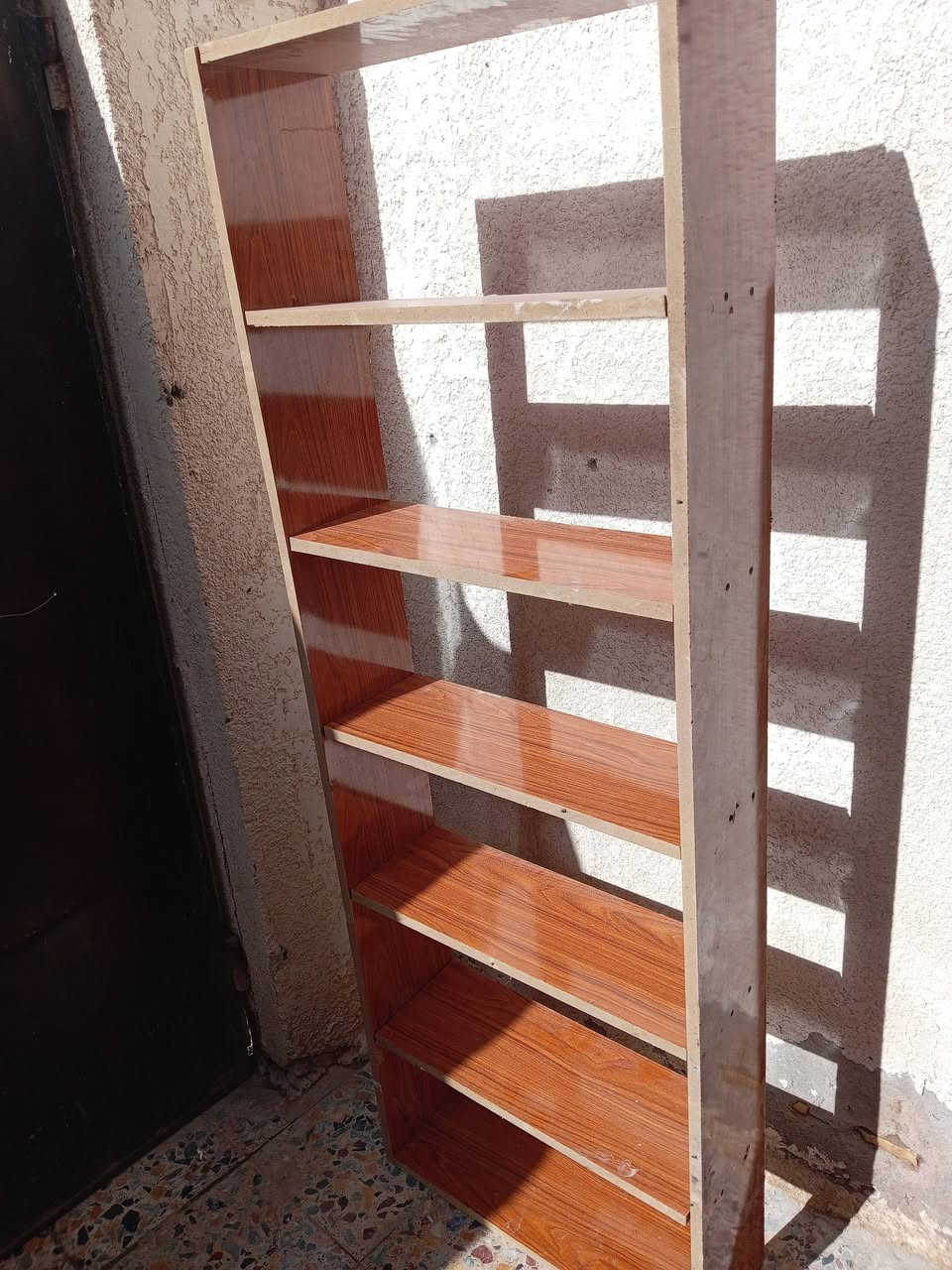 اخر 8قطع فاترينات طول مترين ونص وعرض 65سانتيم عمق 20سانتيم سعر الوحده 35الف العنوان ناصرية حي الفداء شارع مجمع دبي تنزل بيه رقم الهاتف ***********
