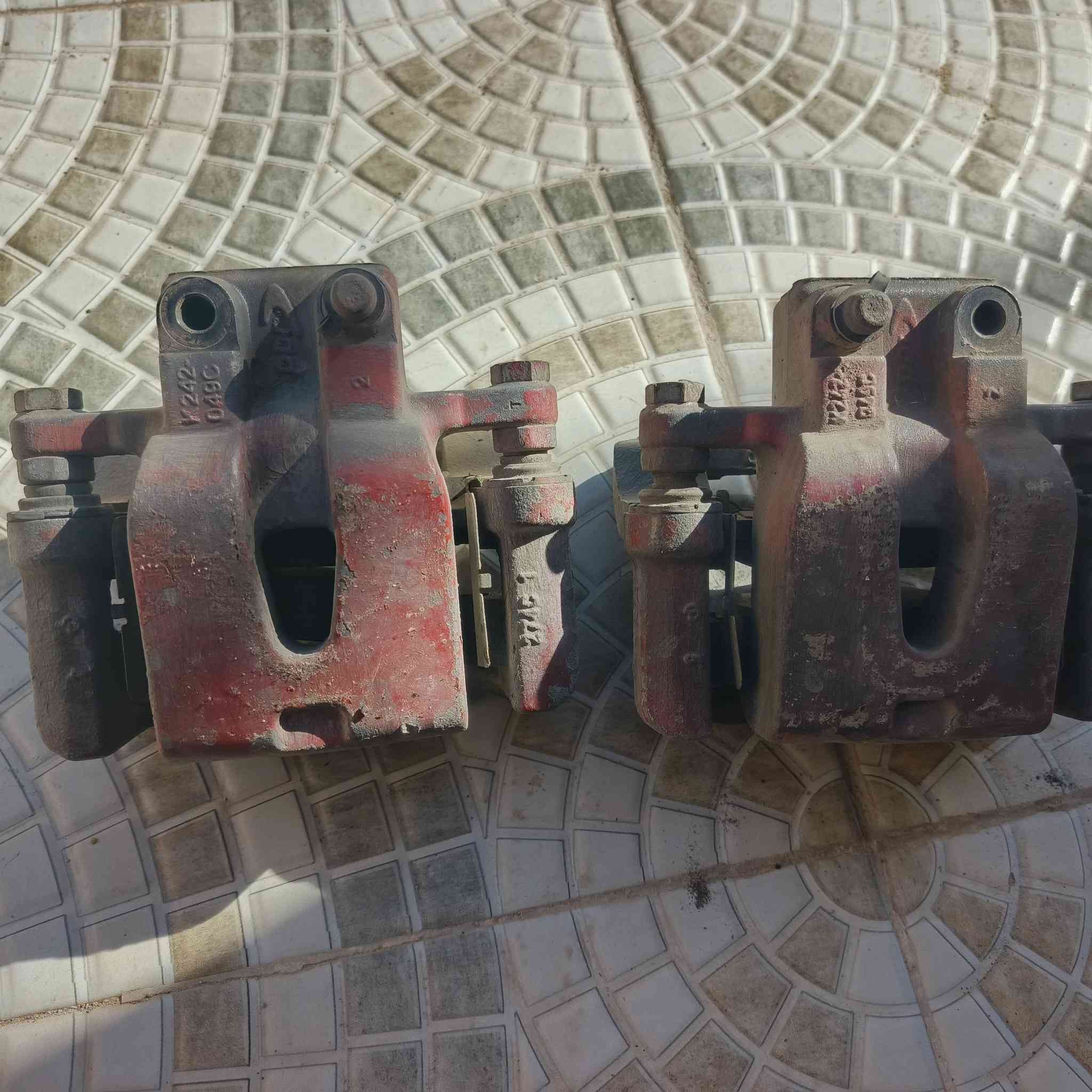 سلام عليكم
عندي ذني غراض
مبخره وراديتر ع الفحص 
رايدهن كلهن ب200الف
***********
