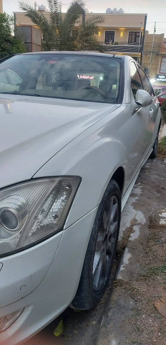 مارسدس أدوات رئاسي باب طويل S500 موديل 2008 للبيع
ما بيهه قطرة صبغ ولا تبديل 
متومة شغل درجة اولى حتى رقم الشاصي
فول مواصفات
بنوراما 
كامرة امامية كامرة خلفية 
بردة خلفية وبردات جانبية
صندوگ كهرباء
تخم تاير دنلوب جديد
صدر جديد
مكان السيارة : بغداد / حي الجهاد
السعر : 69 ورقة
للاستفسار / ***********
