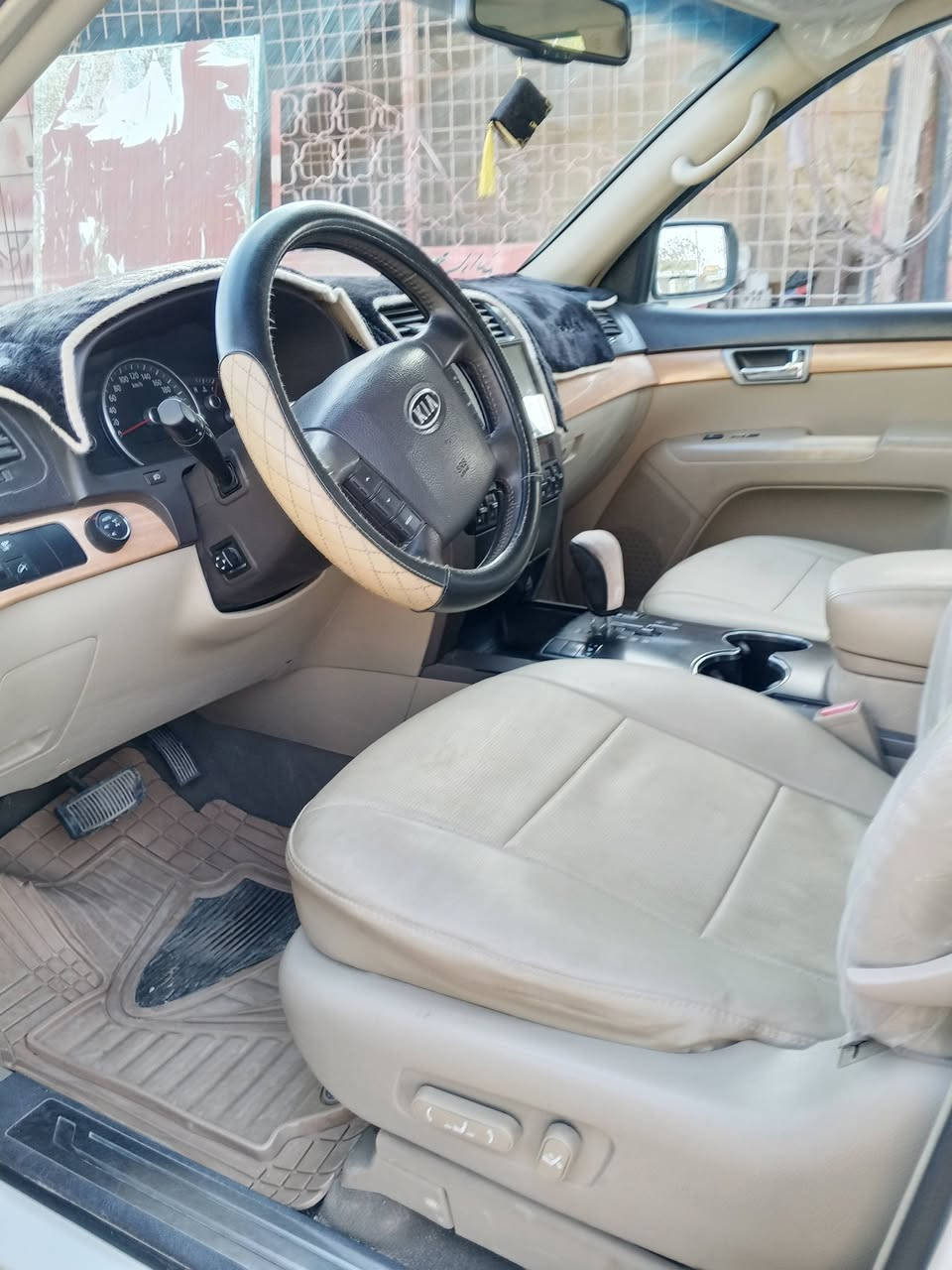 سلام عليكم كيا مهافي 2011 للبيع رقم بغداد جديد سنويه لل 34 هزه جديده تحويل مباشر فور  ويل لايت زنون سياره جاهزة تخم تاير جديد كير محرك خير من الله سياره متصرف عليه لو ربع بيه رش كلير جه عكس السايق باقي كفاله مكان سياره الانبار حديثه سعر 140 وبيه مجال بسيط ***********
