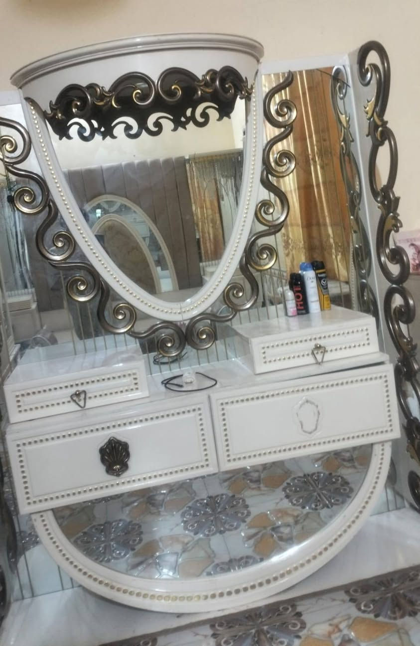 غرفة اغشاب لبيع ايطالي ولي يحب يتوصل وي هذا الرقم ***********
