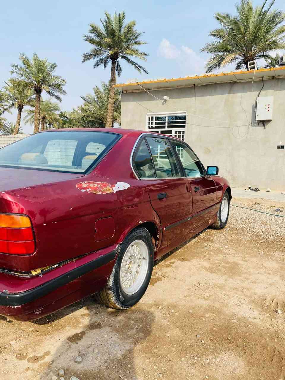 BMW 525
موديل 1993
وارد ياباني
شرط كير وحرك كفالفة
حداديه نص عمر 
تخم تاير 
تبرد شغال 
كهربائيات كلها شغاله 
سلايت طكتين 
جام كهربائي 

ملاحضه:بيها طخه بل جاملق الخلفي 

سعر : 55 و بيها مجال بسيط
المكان : بغداد بسمايه  
تواصل *********** متواجد واتساب و تصال
