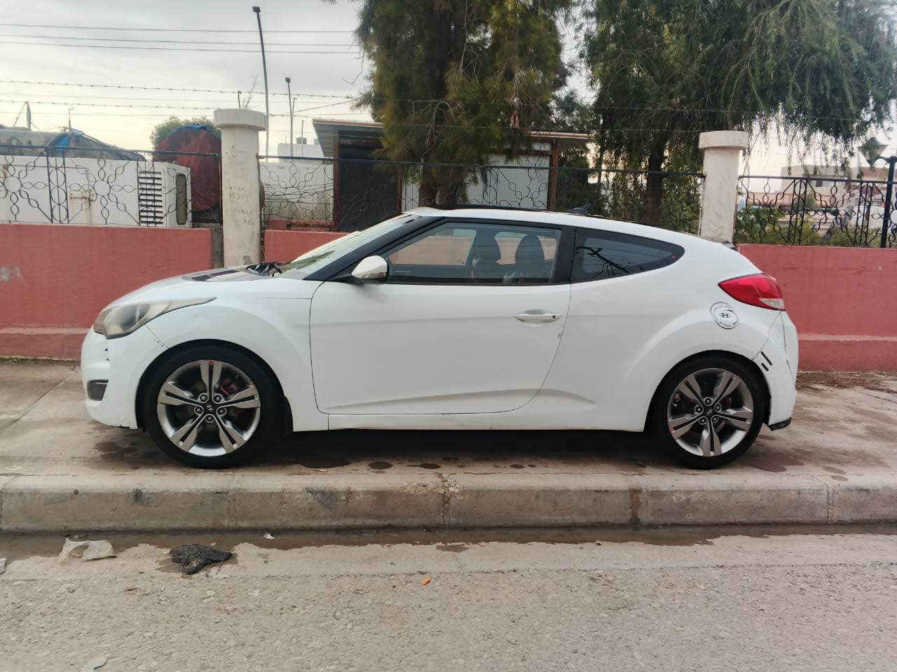 سلام عليكم للبيع هيونداي فولستر خليجي 2012 رقم اربيل سياره به إسمي شرط تحويل دفتر بانزين موجدو كير وا محرك به شرط سيارة ما بيها اي نقص دعميه لي دعميه به شرط فقط بيها واحد قتعه تعديل بارد  مكان سياره كركوك إلتون كوبري نضيف , شراي خابر عل رقم *********** كركوك, العراق
