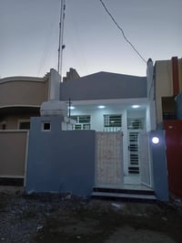 دار للبيع 1.بناء حديث وغير مسكون 2. يتكون من غرفه وصاله كبيره من ضمنها...