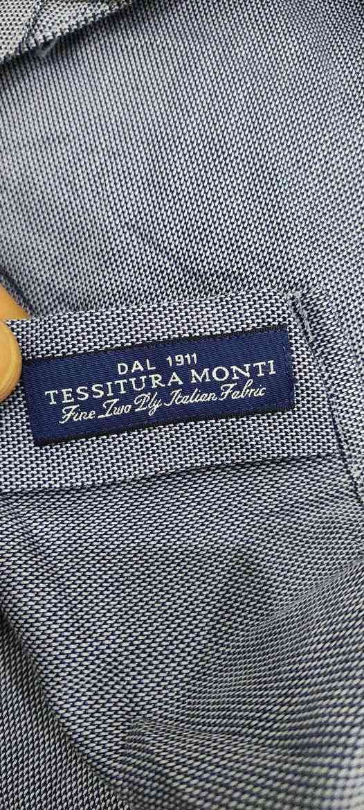 TOMMY HILFIGER ✔️✔️ 
باله اوريجنال 💯💯 
النظافة 💯💯  
L القياس 
M ممكن يلبس
58cm عرض الصدر  
يتوفر توصيل 6 الاف لجميع محافظات العراق 🚙


**إذا كنت صاحب هذا الإعلان وتريد حذفه لأي سبب، رجاءا أرسل رسالة إلى الدعم الفني**