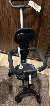 عربانه طفل مستخدمه فقط بالمطار اريدها ب30وبيها مجال بسيط تكفي لحد عمر ...