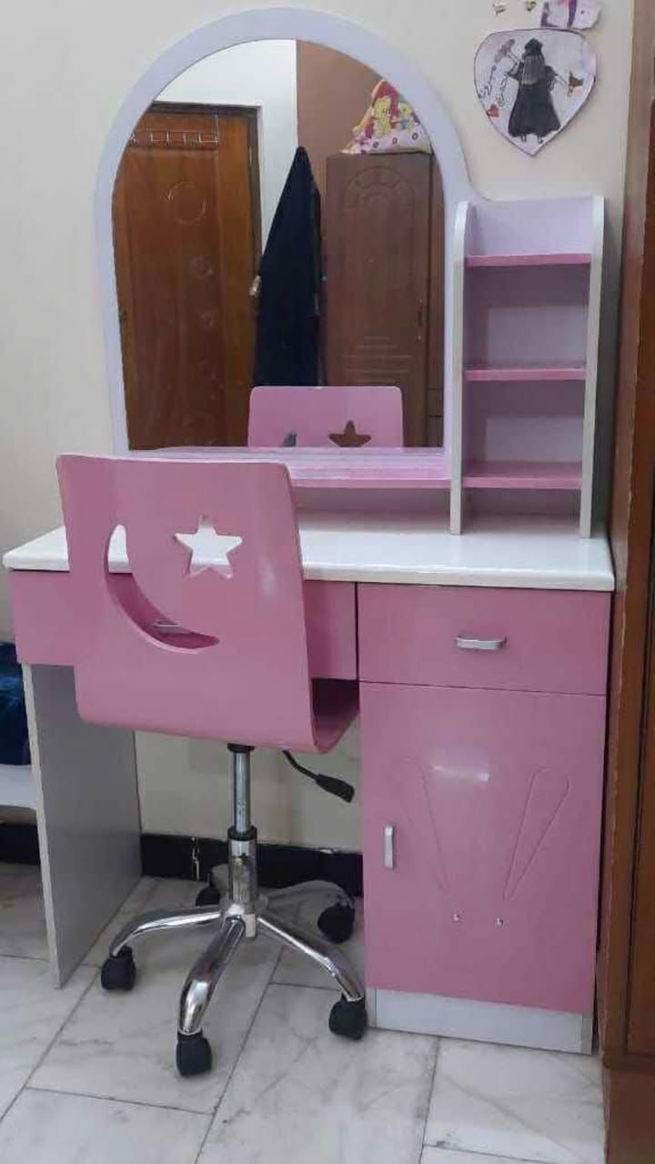 ميز بناتي جديد سعره80 بغداد جديده يوجد توصيل


**إذا كنت صاحب هذا الإعلان وتريد حذفه لأي سبب، رجاءا أرسل رسالة إلى الدعم الفني**