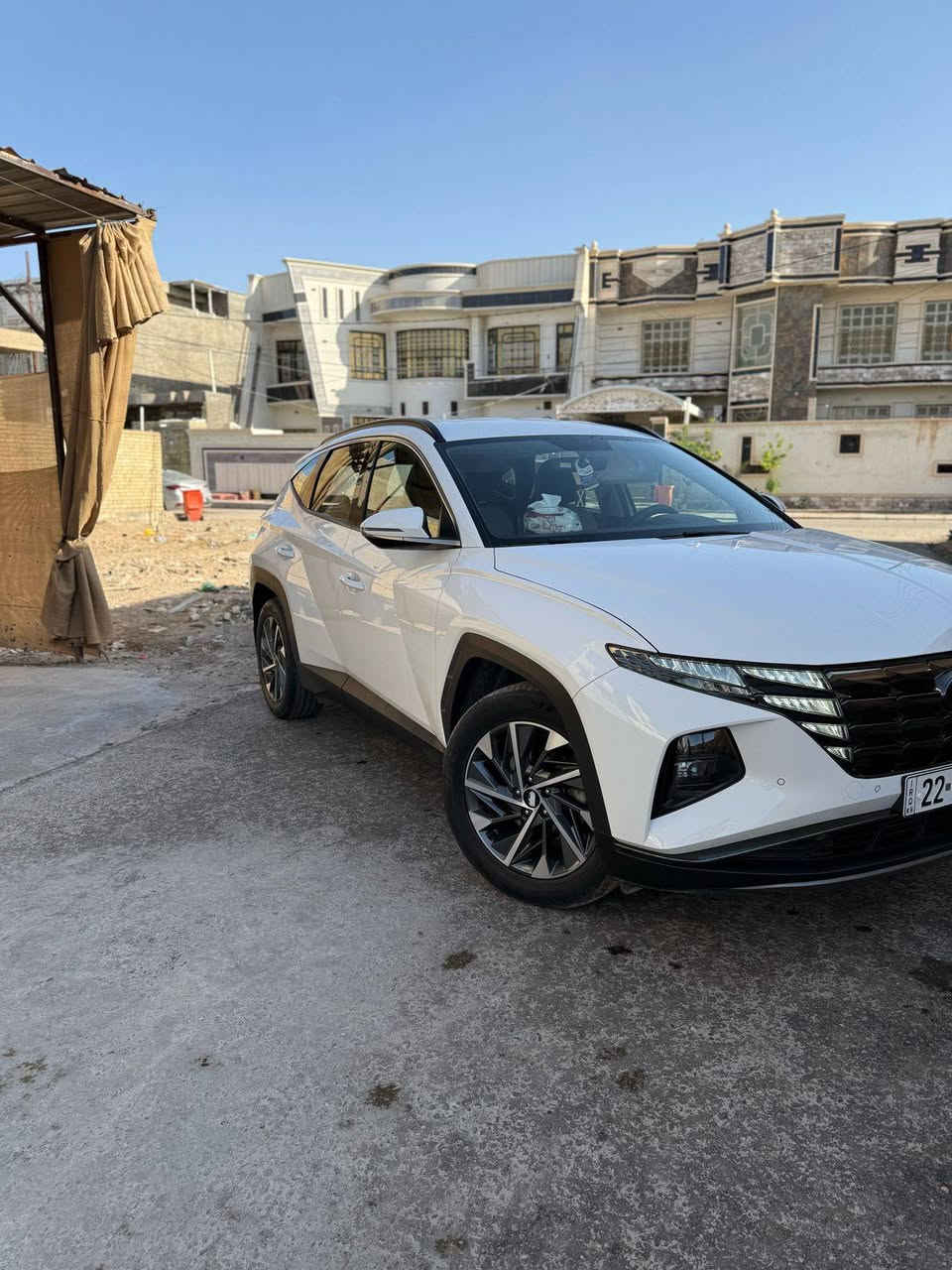 السلام عليكم
لبيع توسان 2022 
خليجي 
فول مواصفات عدا فتحة السقف والصندوق الكهربائي 
شاشة كبيرة
حساسات خارجية حساسات داخليه 
تحكم بالقيادة 
مساعدة السايق 
اوتو هولد 
أنظمة قيادة 
محرك 4 سلندر حجمه2.000
ماشية السياره 64الف كيلو 
كشنات كهرباء 
مقاعد جلد لون أبيض واسود 
السياره نظيف جدا 
حادثها شخط في الباب الخلف السايق صبغنا الشخط 
باسمي وتحويل ثاني يوم
السعر   203$
الاستفسار الاتصال على الرقم واتس إب  9647733661676+
رصيد ***********
