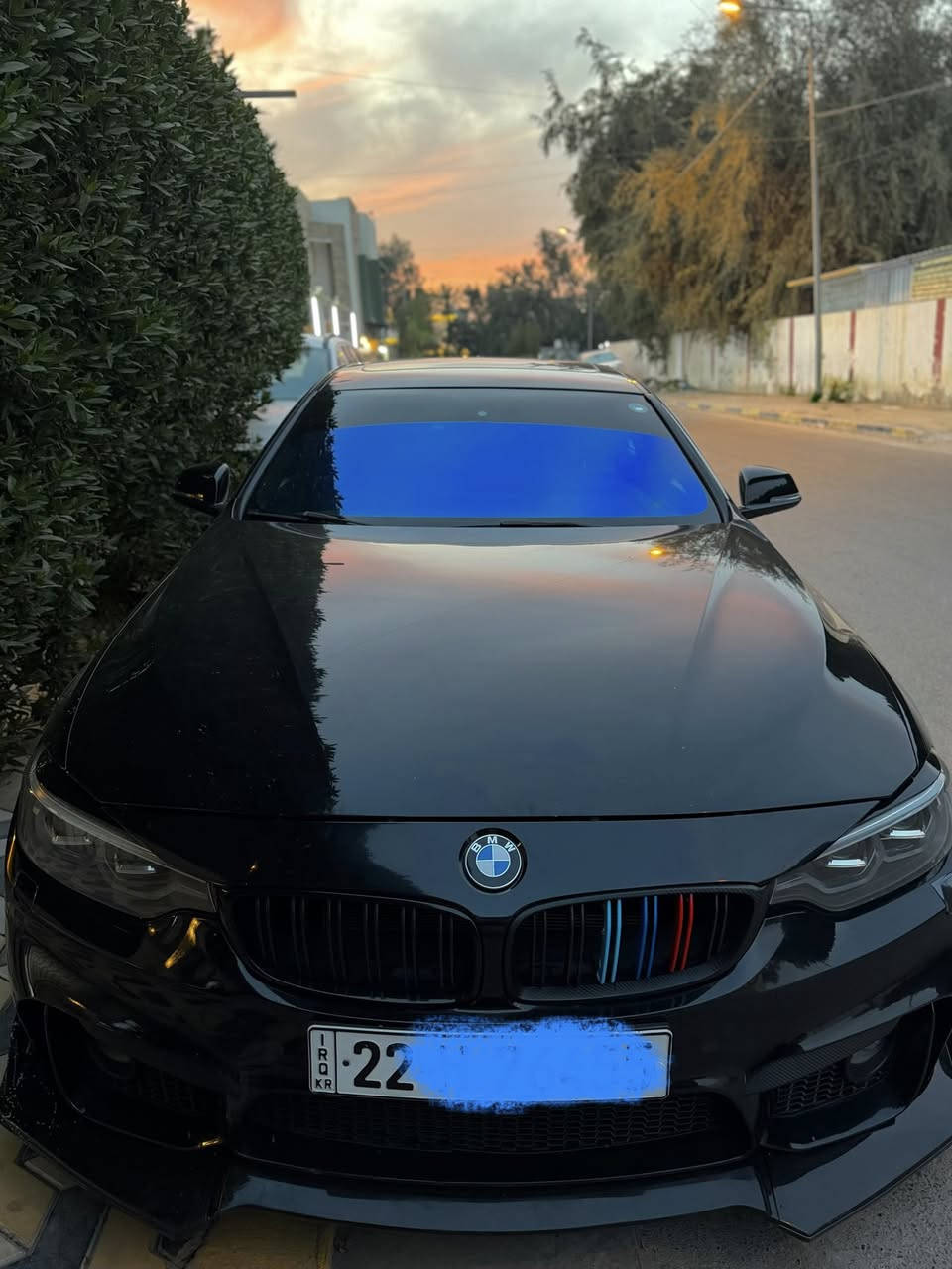 السلام عليكم من رخصة الأدمن المحترم❤️
Bmw 430i 2020 gran coupe 
محرك 2000 twin turbo فووول مواصفات اعلى

للأخير
حادثها جاملغ امامي ايسر وصبغ البنيد من امريكا (بدون دواخل) رقم اربيل سنوية وهزة جديدة بأسمي تحويل ثاني يوم صور الحادث بلخاص❤️ 
مكانها بغداد
السيارة نصبتهة حلوة وبلعافية عل ياخذهة❤️
السعر / 200 وبيهة مجال
للأستفسار/ ***********
