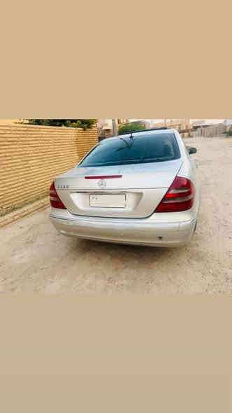 يالله السلام عليكم 
مارسدس ام عيون E320 
موديل 2006
فول مواصفات 
شاشه كبيره 
سلايد روف وهواي مواصفات بيها فول بطن السياره رقم بغداد 
ملاحظه السياره رقم صدامي
السعر 115 وبيها مجال
للاستفسار ***********
