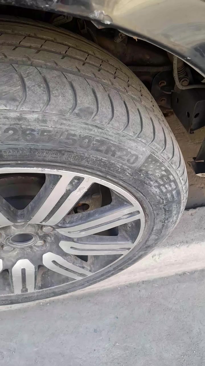 للبيع زوج تاير مع الويل ٢٠ ٥٠ ٢٦٥ الاتصال ***********وات ساب
