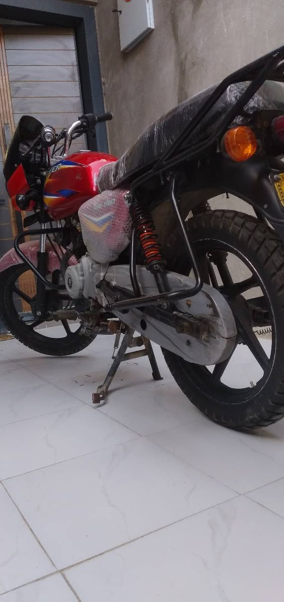 السلام عليكم بوكسر كلاسك للبيع 
موديل 2019
أوراق 
دراجه نضيفه بيه صوت بل مكينه 
السعر 650 
مكاني كربلاء


**إذا كنت صاحب هذا الإعلان وتريد حذفه لأي سبب، رجاءا أرسل رسالة إلى الدعم الفني**