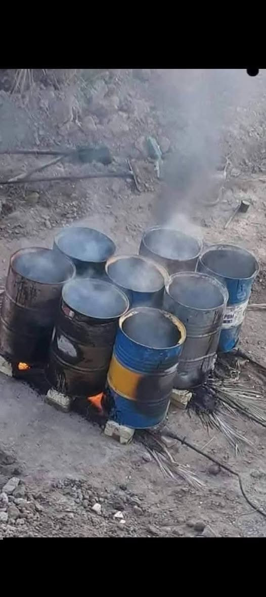 سلام عليكم يوجد جير التجير سطوح والاساسات سعر البرميل 70 كرسته وعمله الاتصال ***********
