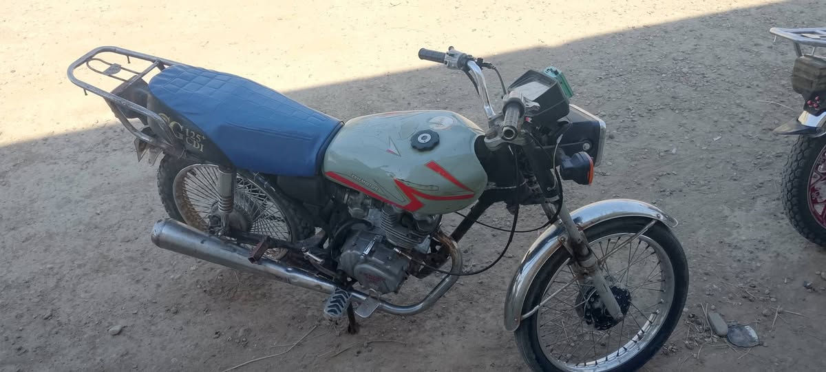 السلام عليكم للبيع بارت 99999
محرك لا صرف ولا بخار نشاط فول 
تواير جدد
لايت زنون 
السعر 235 وبي مجال ويرهم مراوس
للستفسار خاص او اتصل ***********
