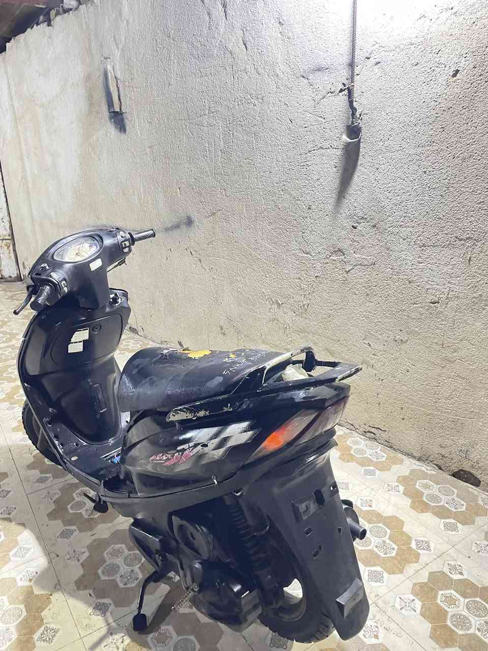 السلام عليكم ثعلب للبيع كامله محرك ناعم مابيها شي كفرات كلها ختم واحد شرط نقوصات بسيطه مثل كلوب محترك اشاير رباعيه كلها شغاله سلف شغال مكاني ابو الخصيب العوجه قرب مستشفى الصيني سعر ٤٧٥وبيها مجال للشراي متواجد فقط واتساب ***********
