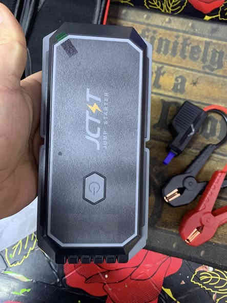 جهاز باور بنك وجطل بطاريات للسياره والدراجة ولايت جديد غير مستخدم السعر 35 الف توصيل جميع المحافظات ***********
