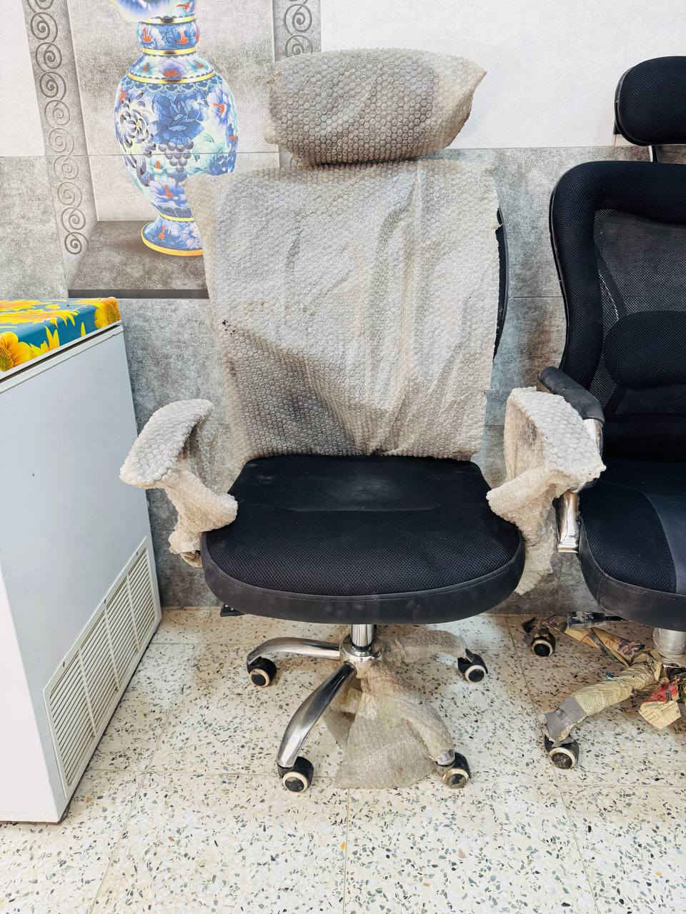 السلام عليكم كراسي دوار مكتبي الضخم كلش ثكيل وقوي جك طكتين *********** واتساب
