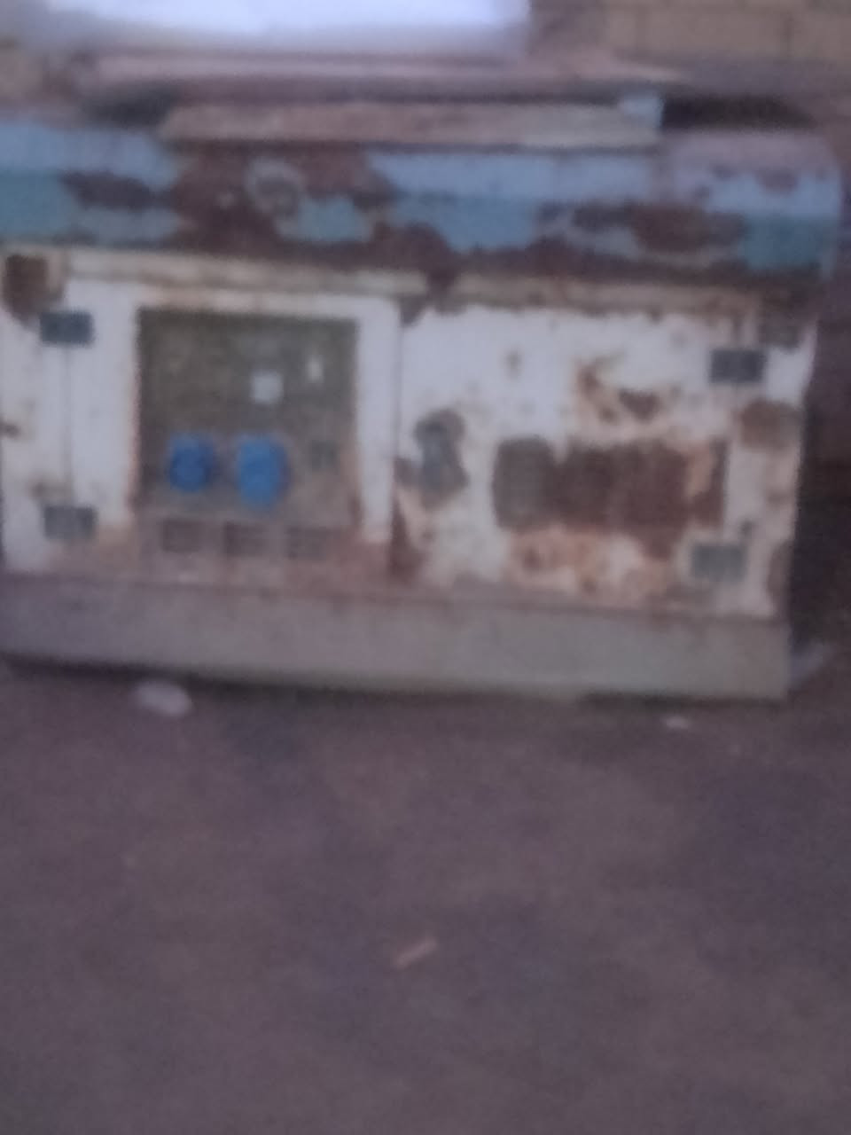 السلام عليكم مودة للبيع كاتم بلدالمصنع امريكا نقص جنريترالسعر 1250وبيه مجال للاستفسار اتصل على الارقام  التالية ***********
